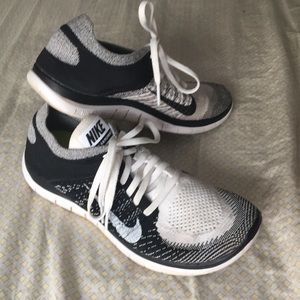 B/W Nike Free 4.0 Flyknit